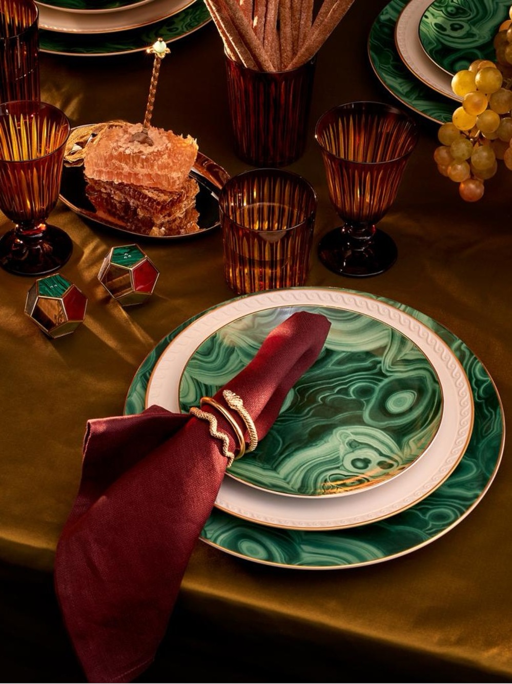 L'Objet Canapés Plates Green Malachite-Pattern Plate Gold Trim. Set of 4  NWOT